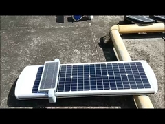 8 mét đèn LED thông minh năng lượng mặt trời đường phố vườn ánh sáng ngoài trời Ip65 tự vệ sinh tự động làm sạch